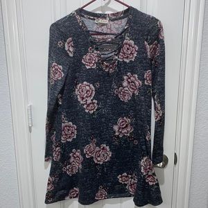 About a Girl - Gray dress, size large.